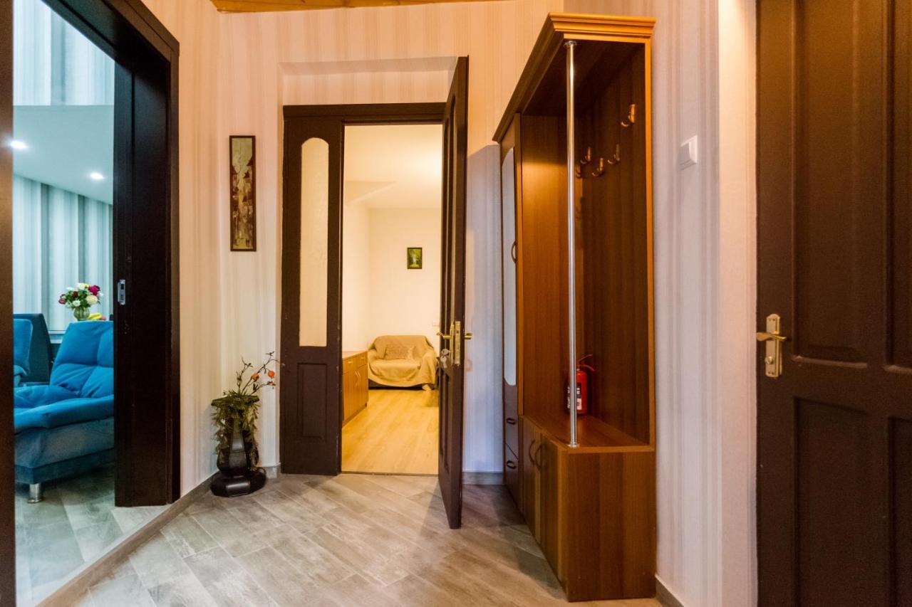 Rustaveli Two Bedroom Apartment With 5 Star Location Tbilisi Exterior photo
