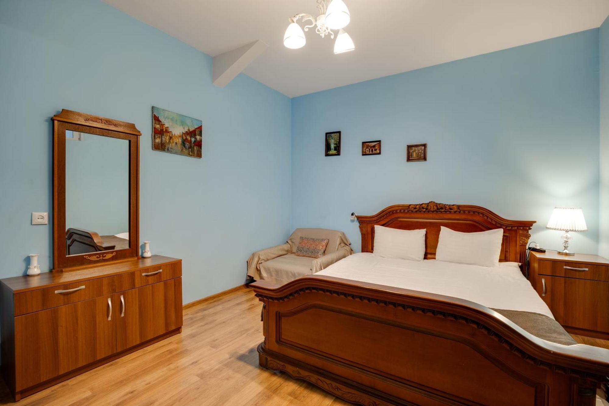 Rustaveli Two Bedroom Apartment With 5 Star Location Tbilisi Exterior photo